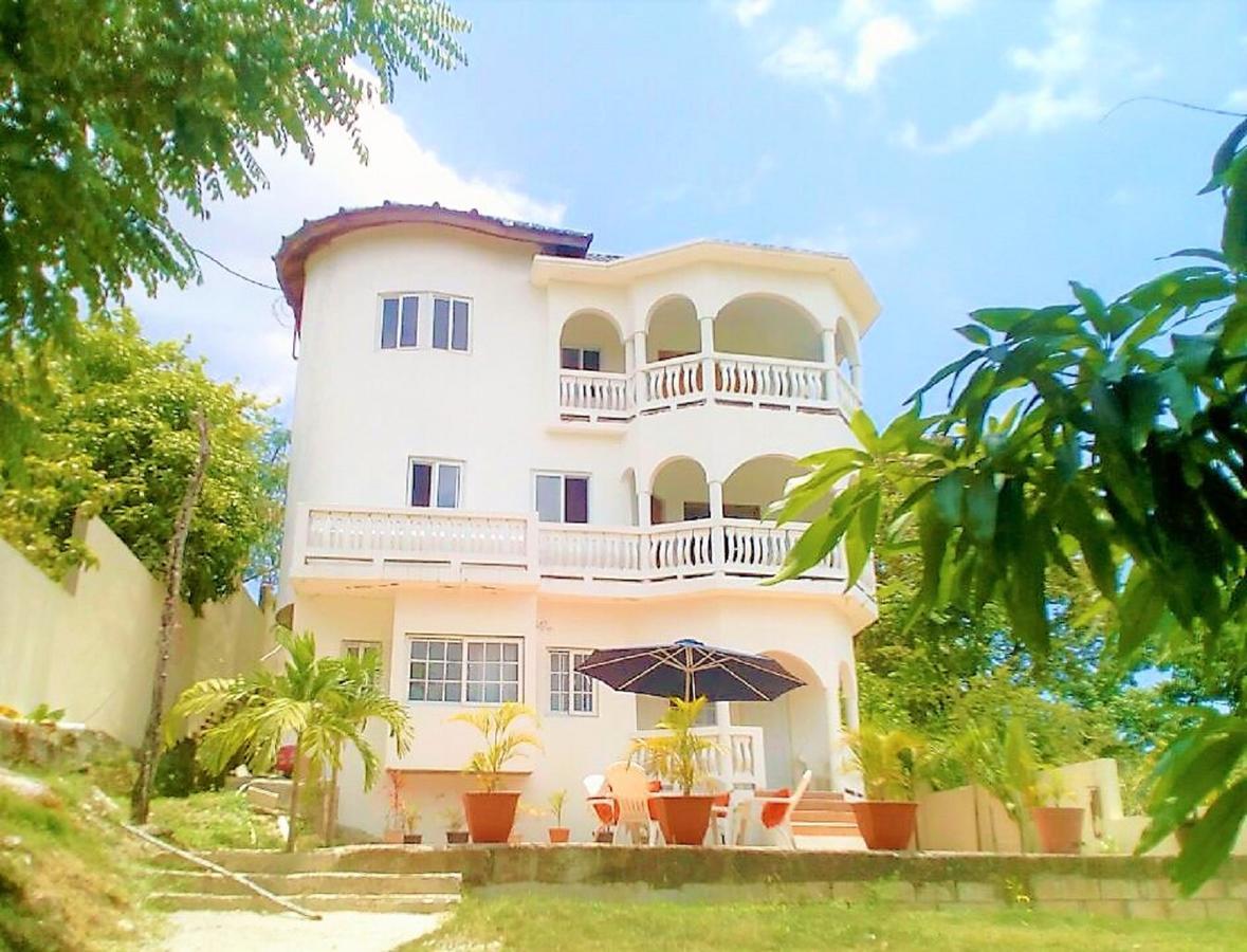 Annie'S White House On The Hill Apartment Negril Exterior photo