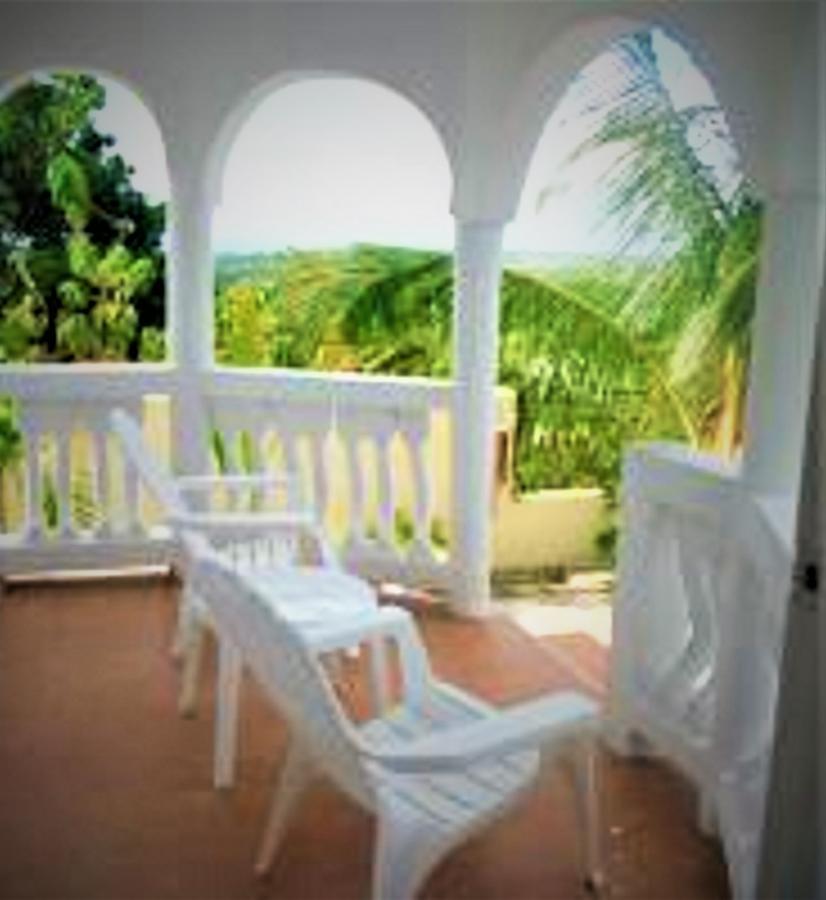 Annie'S White House On The Hill Apartment Negril Exterior photo